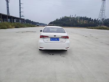 golf 1: Toyota Corolla: 2021 г., 1.8 л, Гибрид, Седан — 4