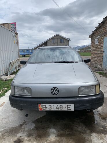 карызга машина алам: Volkswagen Passat: 1989 г., 1.8 л, Механика, Бензин, Универсал