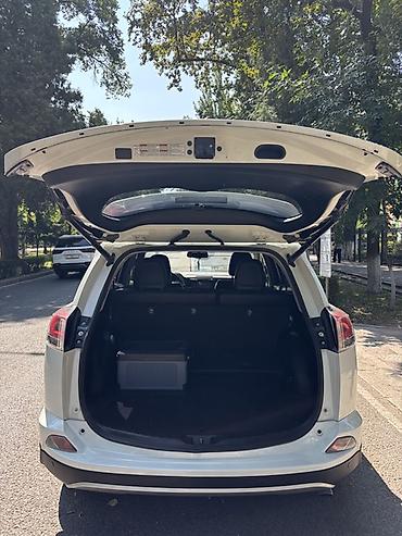 резинка срв: Toyota RAV4: 2018 г., Автомат, Гибрид, Кроссовер — 4