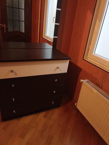 трюмо с зеркалом: С зеркалом