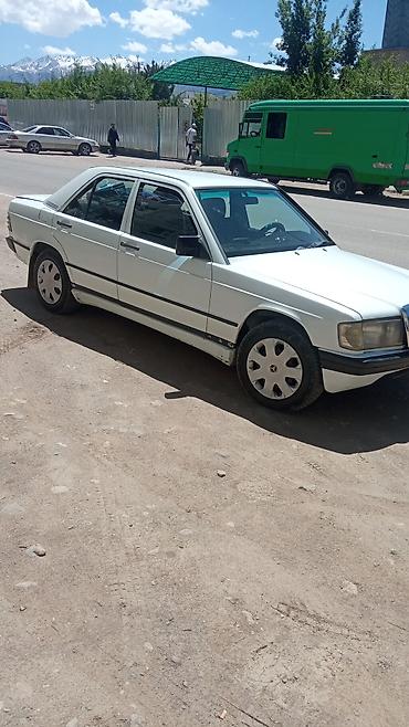 e60 m5: Mercedes-Benz 190: 1986 г., Седан — 4