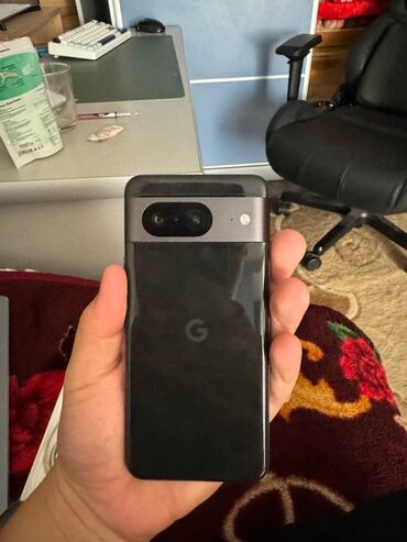 стекло для телефона: Google Pixel 8, Б/у, 128 ГБ, цвет - Черный, 1 SIM, eSIM