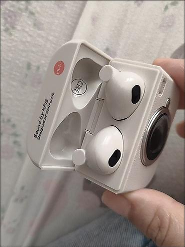 socket 1155: Беспроводные наушники в кейсе-брелоке в стиле ретро‑камеры - — 2