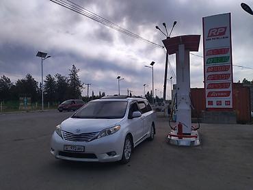 Toyota: Toyota Sienna: 2011 г., 3.5 л, Автомат, Газ, Минивэн — 1