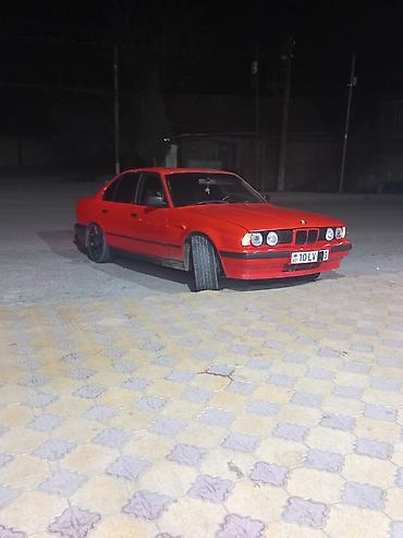 bmw lyuk: BMW 5 Series E34 sedan – qırmızı rəng, 4 qapı, 1990‑cı illərin klassik — 8