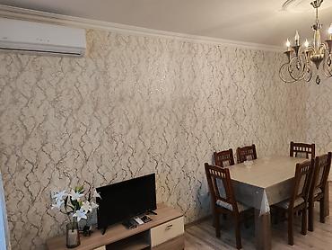 Uzunmüddətli kirayə mənzillər: Mənzilin təsviri: - Zövqlü şəkildə təmir edilmiş, işıqlı zal və yataq — 2