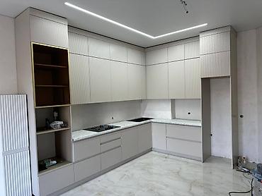 Кухонные гарнитуры: Кухонные гарнитуры под заказ в современном минималистичном стиле. - — 1