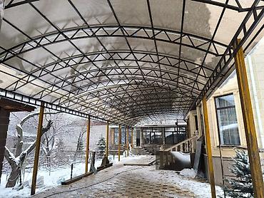 корки: Арочный навес из металлокаркаса с покрытием из сотового поликарбоната — 2
