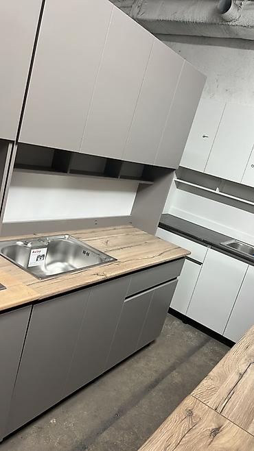 silver kitchen: Высота 2.10 Ширина 1.50 Глубина 0.60 Кухонный гарнитур в современном — 8