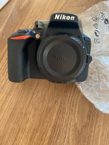 Fotokameralar: Nikon D5600 modeli . Almanyadan Özüm Alıb gətirmişəm . Təmiz Orginal