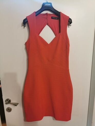 crvena haljina poklon ogrlica: Guess XL (EU 42), Koktel, klub, Na bretele
