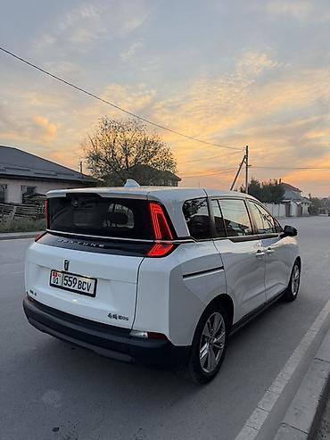 nissan urvan: Roewe : 2022 г., Автомат, Электромобиль, Минивэн — 3