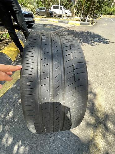 qar tekeri: İşlənmiş Şin Continental 275 / 35 / R 22 — 5