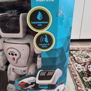 детский робот: Гидроэлектрический робот с управлением на воде. Отлично подойдёт на