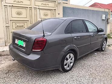 prius spoyler: Avtomobil: Sedan, yas asvalt rəng Kuzov: 4 qapı, arxa spoyler konturlu — 2