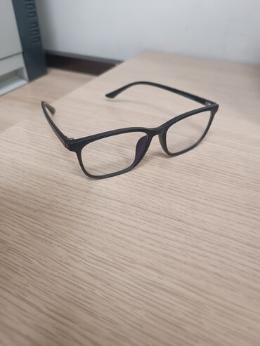 Toy paltarları və aksesuarları: Optik eynək, İşlənmiş
