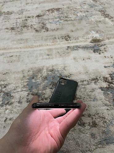 Apple iPhone: IPhone 11 Pro Max, Б/у, 64 ГБ, Space Gray, Зарядное устройство, Защитное стекло, Чехол, 72 % — 7