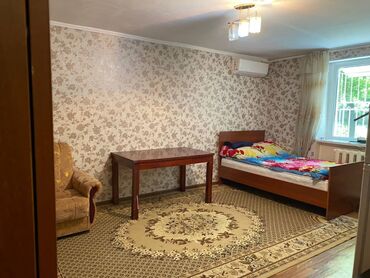 суточный квартира тунгуч: 1 бөлмө, Менчик ээси, Чогуу жашоосу жок, Толугу менен эмереги бар