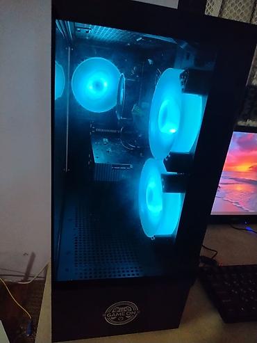 moni̇tor: RGB işıqlanmaya malik stolüstü kompüter komplekti. Yanlız real — 5