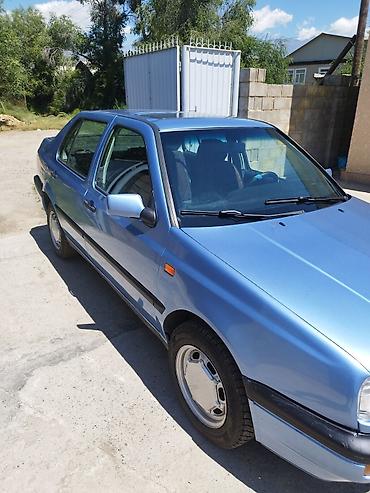 бора машина: Volkswagen Vento: 1993 г., 1.8 л, Механика, Бензин, Седан — 3