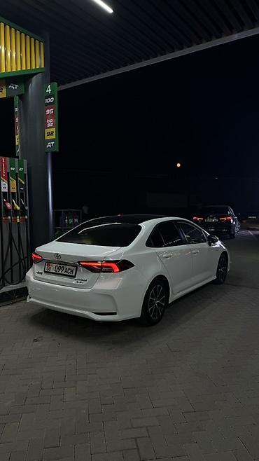 авто лейлек: Toyota Corolla: 2025 г., Гибрид, Седан — 3
