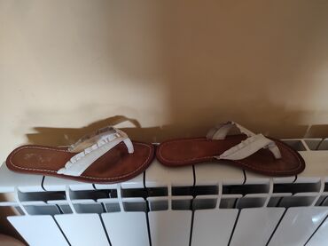 Sandale i japanke: Papuce Buffalo. Iz uvoza. Cela dužina unutrašnjeg gazista 24 cm