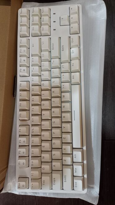 Клавиатуры механические новые белые на красных свитчах, тихие, type c