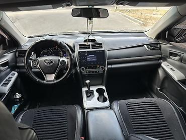 коричневый салон: Toyota Camry: 2014 г., 2.5 л, Автомат, Бензин, Седан — 8