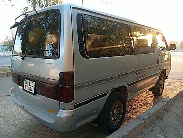 бус 4wd: Toyota Hiace: 1992 г., 2.8 л, Автомат, Дизель, Минивэн — 4