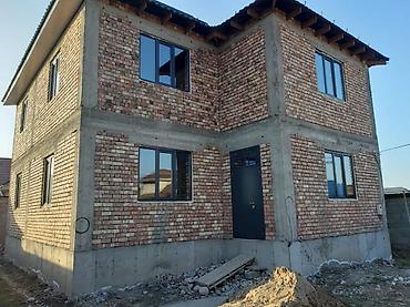 Продажа коттеджей и домов: Продается двухэтажный кирпичный дом с полноценным огражденным — 5