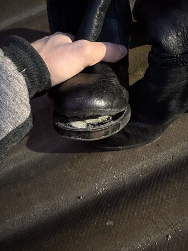 Çəkmələr: Çəkmə, Ölçü: 39, rəng - Qara, İşlənmiş — 9