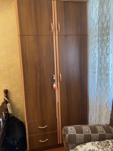 Çarpayılar: Açılan, 4 qapılı Düz dolab, Şifonyer