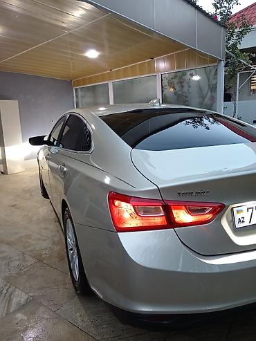 spark chevrolet: Chevrolet Malibu LT – sedan Xarici görünüş: - Rəng: şampan/metalik — 2