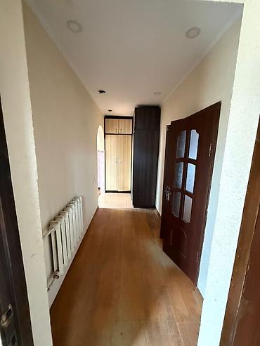 Үйлөрдү ижарага берүү: 40 м², 3 бөлмө — 1