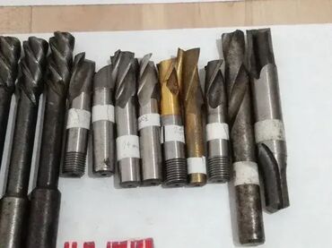 Ostali uređaji: Glodalo 14mm, 14,5mm -. Cena je po komadu. -. Neka od glodala — 9