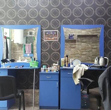 islenmis masalar: İşlənmiş, Saç kəsimi üçün masa, Güzgülü — 2
