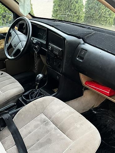 Volkswagen: Volkswagen Passat: 1988 г., 1.8 л, Механика, Бензин — 11