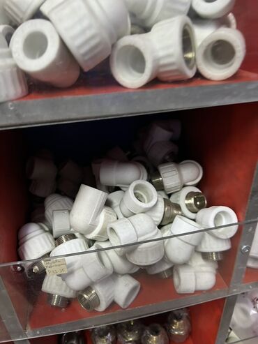 фитинги для пластиковых труб: Муфта, Материал: Пластик