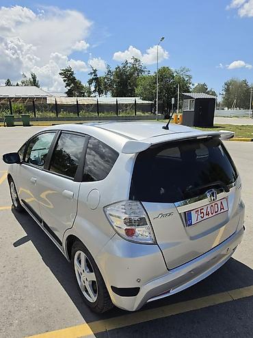 Honda: Honda Jazz: 2011 г., 1.3 л, Автомат, Гибрид, Хэтчбэк — 13