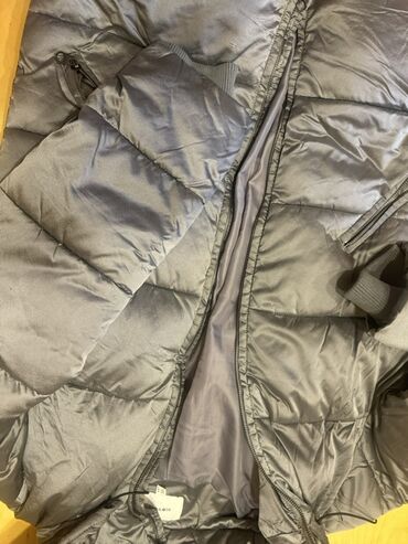 Kurtkalar: Hamisi Zara, koton, mango, stradivarius markadi. Shekilde qeyd olunub — 3