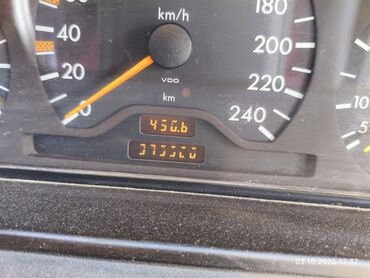 Mercedes-Benz: Mercedes-Benz E-Class: 2.3 l | 1995 il Sedan — 17