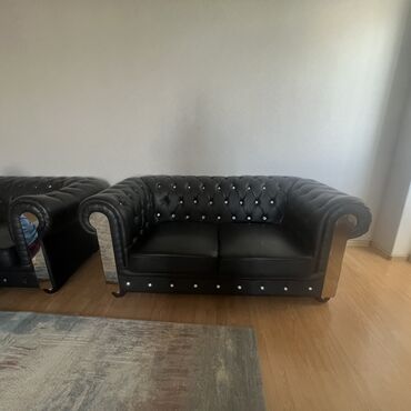 черный кожанный диван: Түсү - Кара, Колдонулган