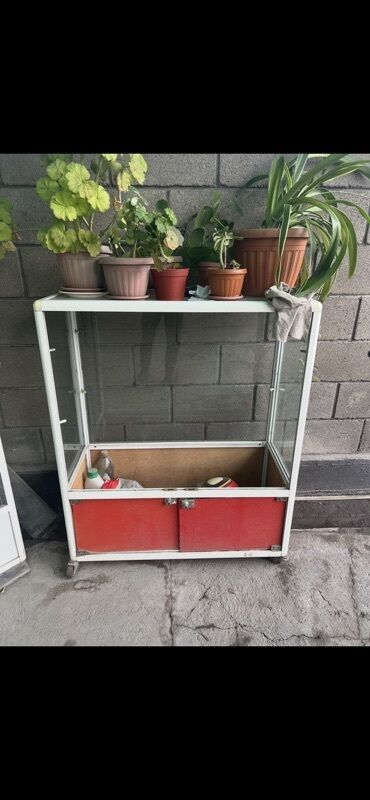 пневмонагнетатель для полусухой стяжки цена: Витрина Для косметики, На колесах, 130 см * 110 см * 50 см