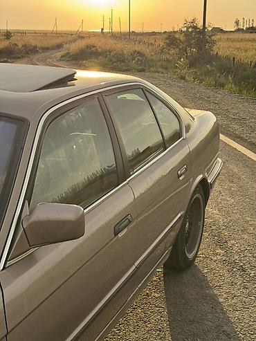 авто элек: BMW 5 series: 1988 г., 2.5 л, Кол менен иштөөчү, Бензин, Седан — 4