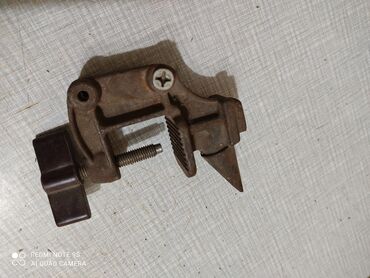 ювелирные инструменты: Тиски малые настольные для мелкой и ювелирной работы заводского