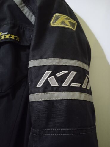 Sportska odeća: Gornji deo odeće, Za odrasle, Upotrebljenо — 4