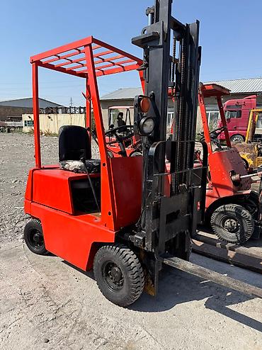 surron light bee: Погрузчик, Komatsu, 2004 г., Колесный, Вилочный — 2