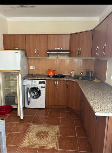 Sifarişlə masa və oturacaq dəstləri: Mətbəx mebeli 450 manat Ölçü 240×200 Üzerinde moyka,qaz,aspiratur