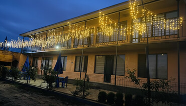 Посуточная аренда домов: Сдается суточный гостевой дом! - Двухэтажное здание с открытой — 1