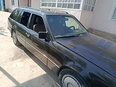 шлем с наушниками: Mercedes-Benz W124: 1993 г., 2.2 л, Механика, Бензин, Универсал — 1